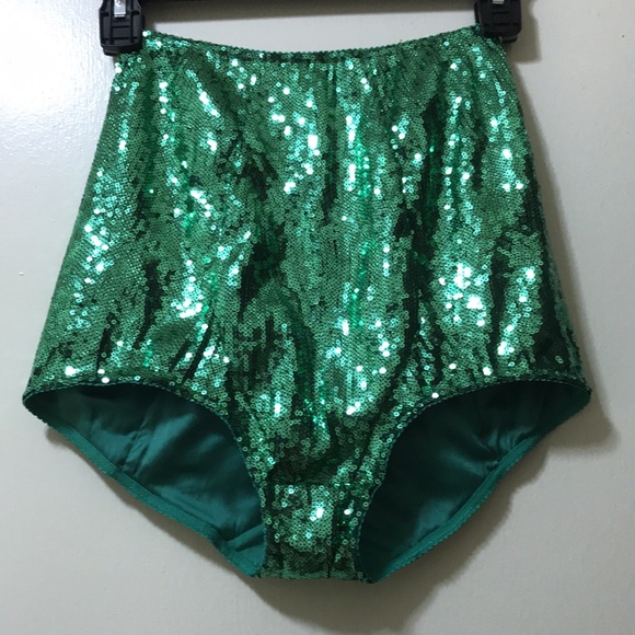 Dolce & Gabbana
sequin embellished shorts - Picture 4 of 9